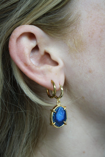 Deep blue pair