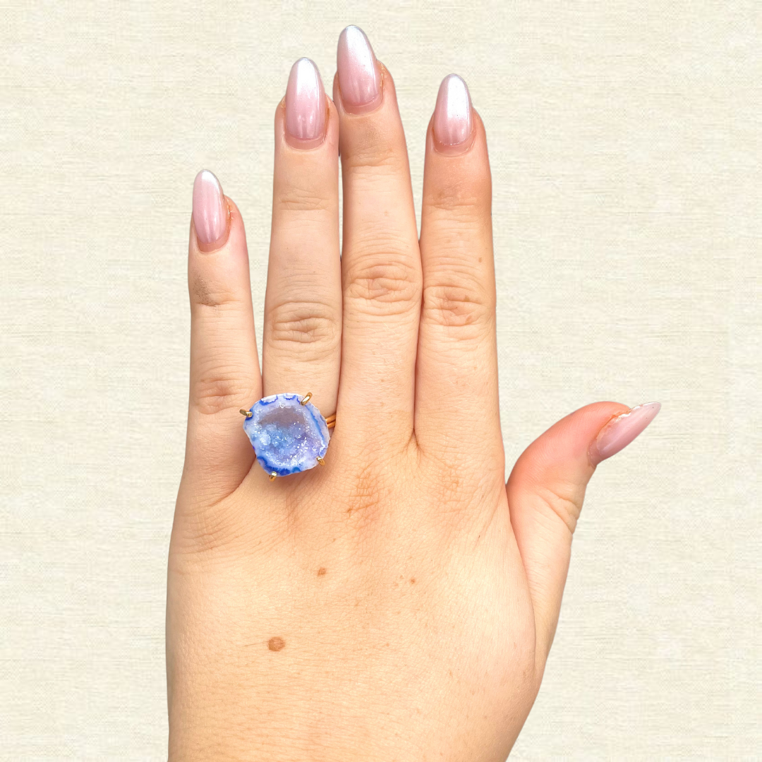 Deep blue geodes
