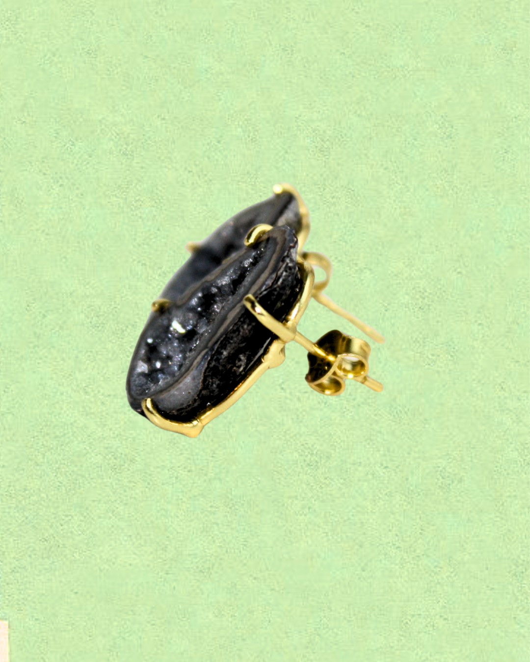 GROUNDING STUDS