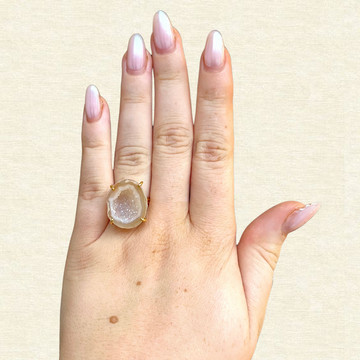 Beige geodes