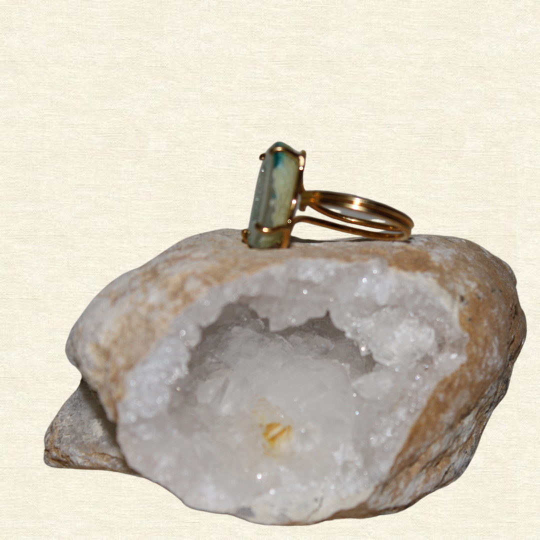 Green white geode - adjustable
