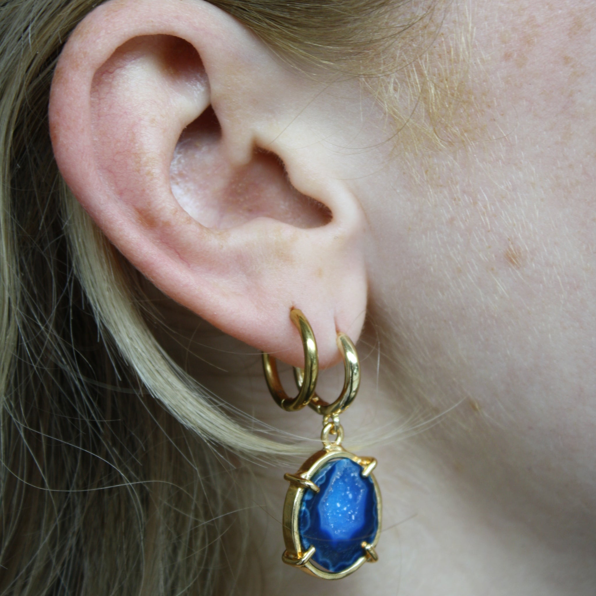 Deep blue pair