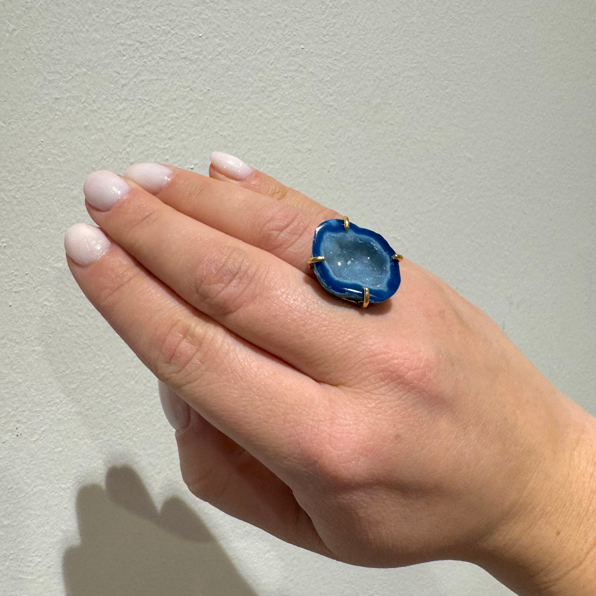 DEEP BLUE GEODES