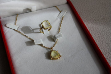 Oona set
